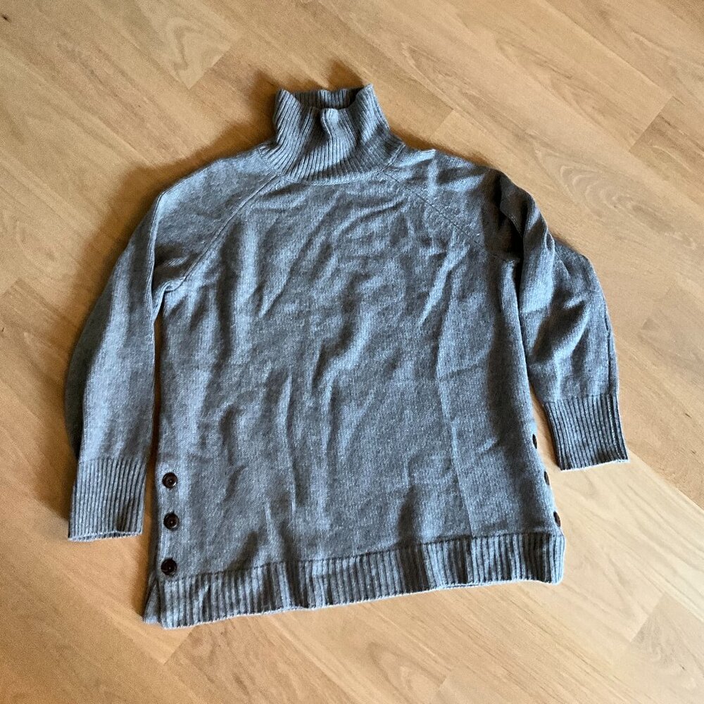 Garnet Hill Cashmere turtleneck sweater